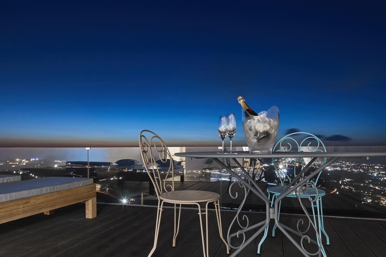 White & Co. La Torre Suites Pyrgos Kallistis Exterior photo